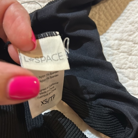 L Space Terra Ribbed keyhole cutout Racerback swim top. NWOT. XS - Picture 5 of 8